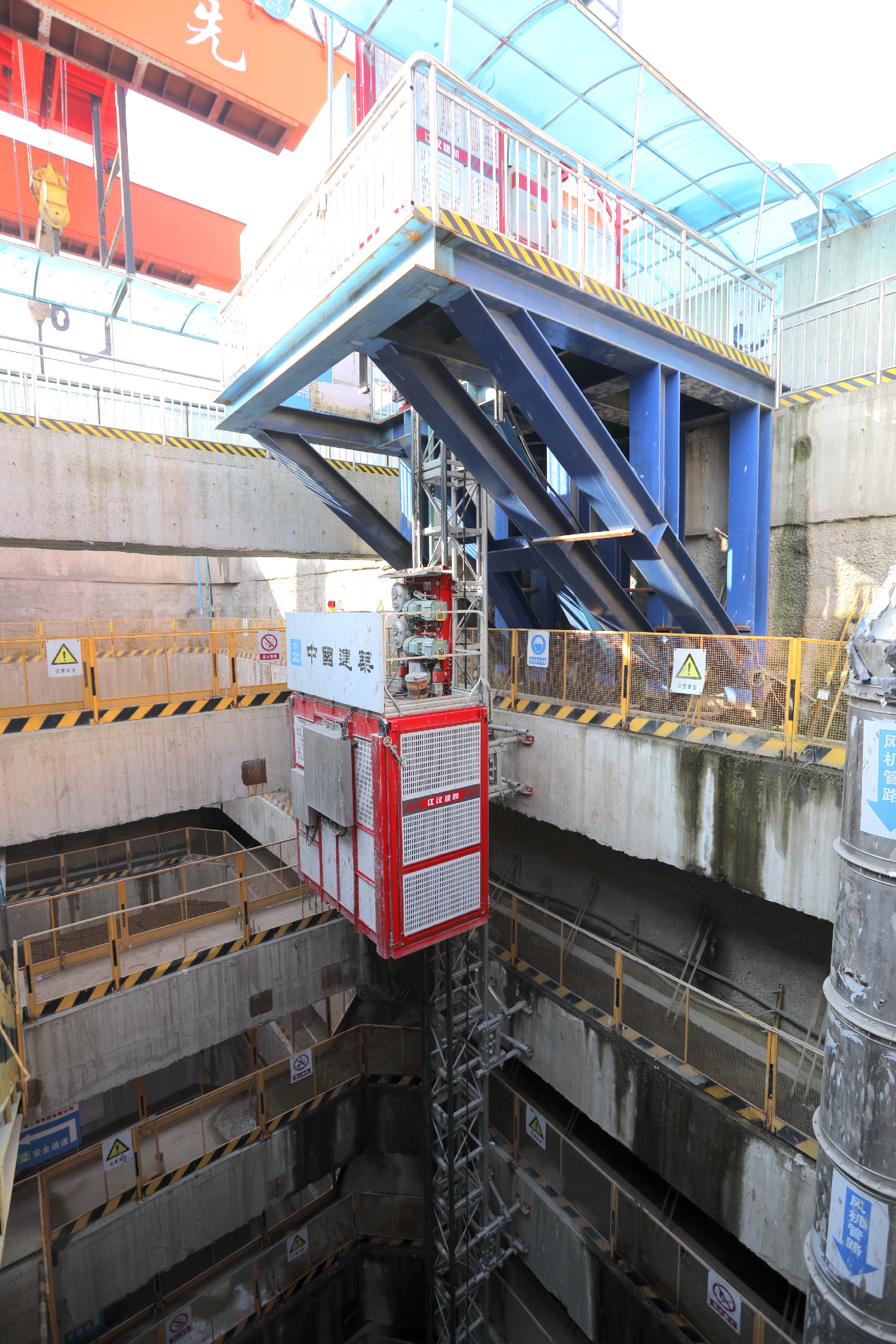 下行施工升降機梯-1.jpg